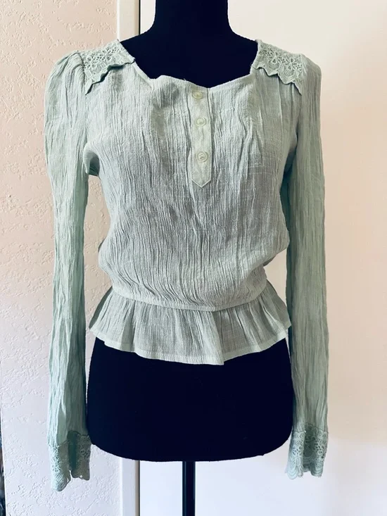 mine Long Sleeve Blouse Women’s size Medium Mint Green Lace-Trim - Picture 14 of 14